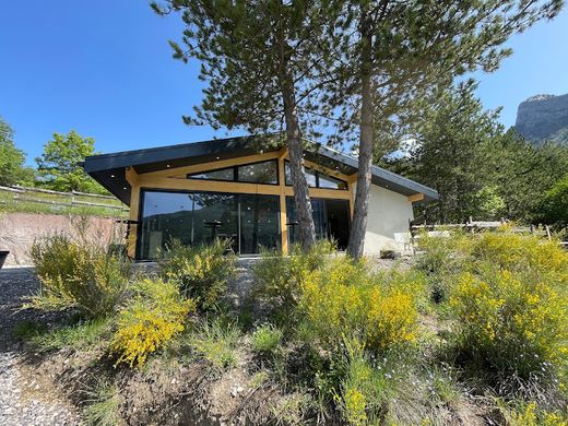 Luxury home in Clamensane, Alpes-de-Haute-Provence