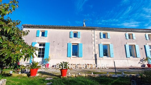 Casa de lujo en Saint-Fort-sur-Gironde, Charenta Marítima