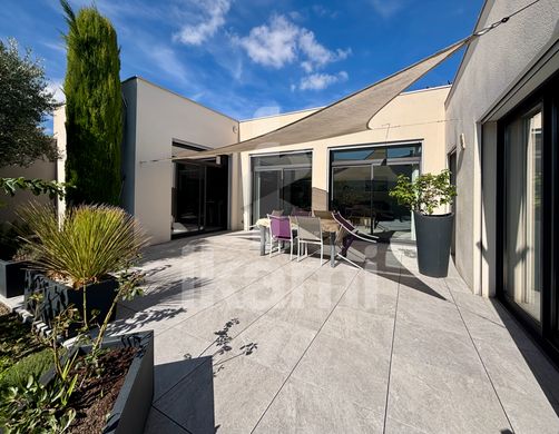 Casa di lusso a Chabeuil, Drôme
