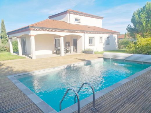 Maison de luxe à Veyre-Monton, Puy-de-Dôme