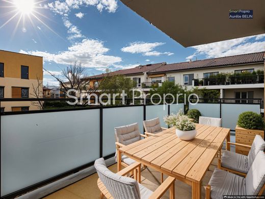 Apartment in Craponne, Rhône