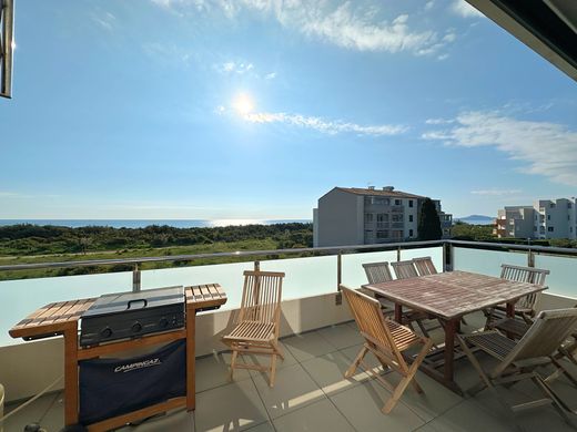 Πολυτελή κατοικία σε Saint-Cyprien-Plage, Pyrénées-Orientales