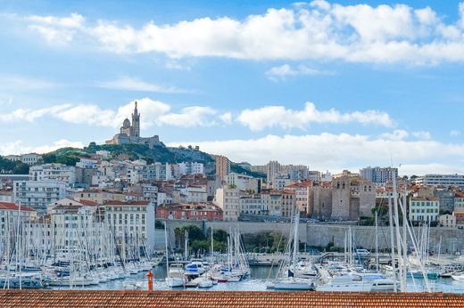 Apartment / Etagenwohnung in Marseille, Bouches-du-Rhône