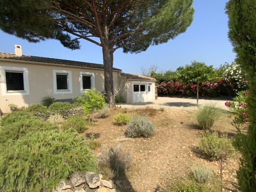 منزل ﻓﻲ Uzès, Gard