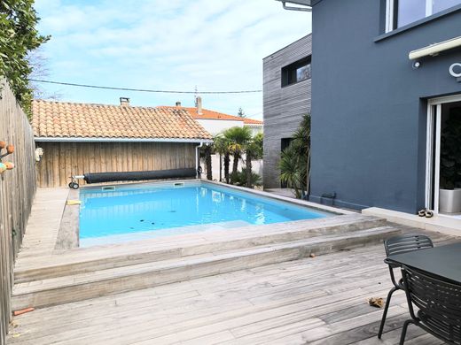 Luxury home in Caudéran, Gironde