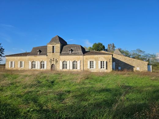 Kasteel in Sauveterre-de-Guyenne, Gironde