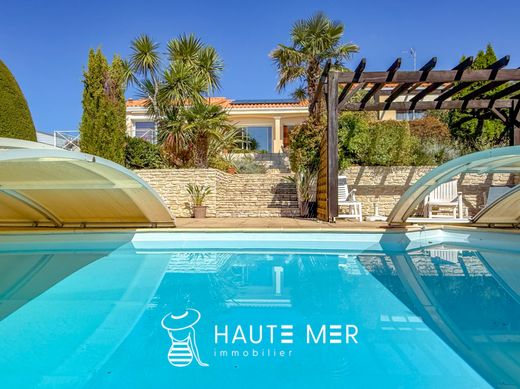 Luxury home in Les Sables-d'Olonne, Vendée