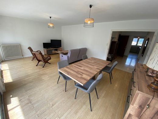 Apartment / Etagenwohnung in Saint-Jean-de-Maurienne, Savoy