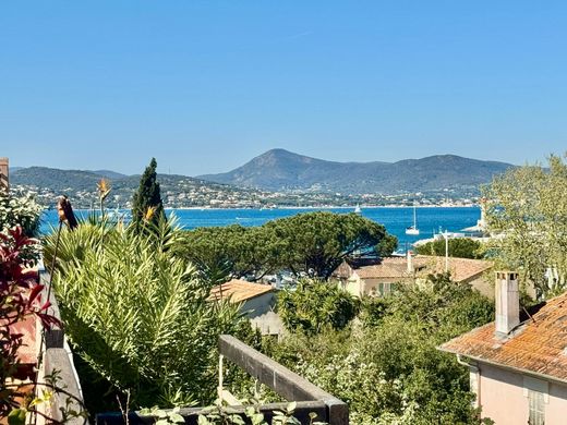 Apartment / Etagenwohnung in Saint-Tropez, Var