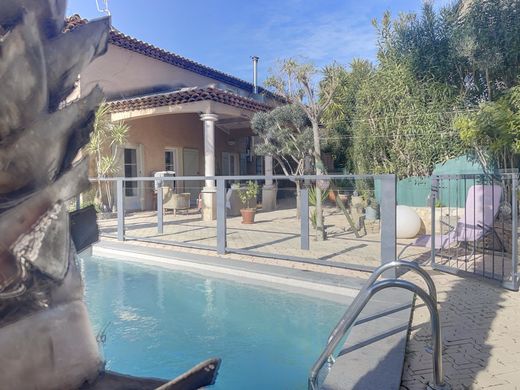 Casa di lusso a Cuers, Var