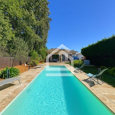 Luxury home in Saint-Médard-en-Jalles, Gironde