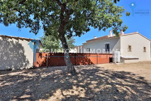 Saint-Saturnin-lès-Apt, Vaucluseの高級住宅