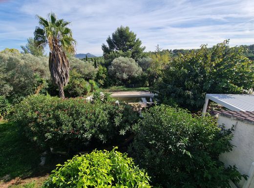 Luxe woning in La Farlède, Var