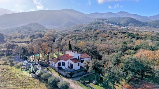 Вилла, la Roca d'Albera, Pyrénées-Orientales