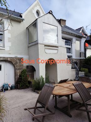 Le Minihic-sur-Rance, Ille-et-Vilaineの高級住宅