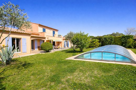 Villa in Pernes-les-Fontaines, Vaucluse