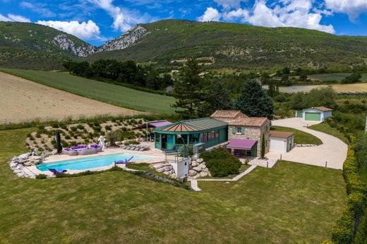 Villa Saint-Auban-sur-l'Ouvèze, Drôme