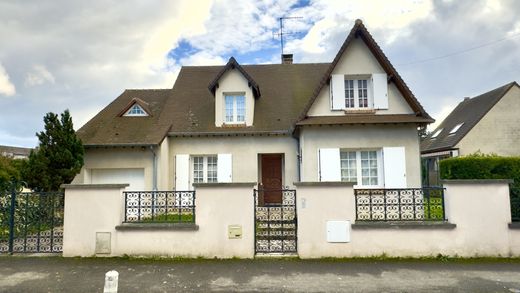 Casa de lujo en Noisy-le-Grand, Sena Saint Denis