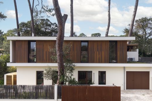 Luxury home in Capbreton, Landes