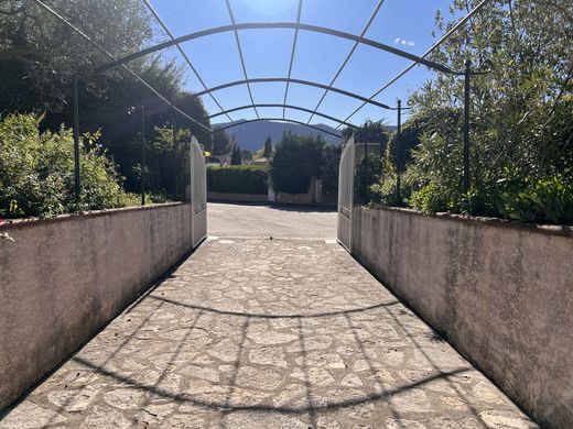 Villa en Gémenos, Bocas del Ródano