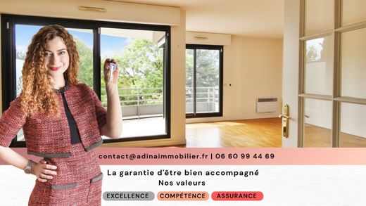 Apartment / Etagenwohnung in Sceaux, Hauts-de-Seine