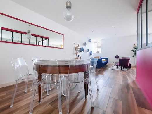 Luxury home in Saint-Symphorien-d'Ozon, Rhône