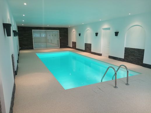 豪宅  Vernéville, Moselle