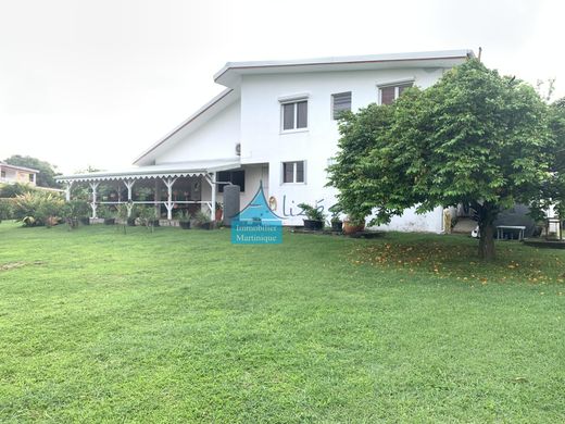 Luxe woning in Le Lamentin, Martinique