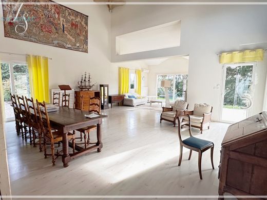 Элитный дом, Bourg-en-Bresse, Ain