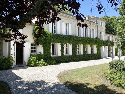 豪宅  Izon, Gironde