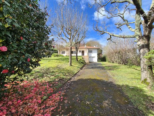 Maison de luxe à Arbonne, Pyrénées-Atlantiques