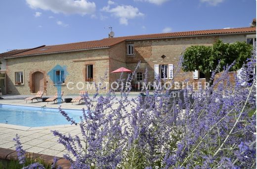 Luxus-Haus in Caraman, Haute-Garonne