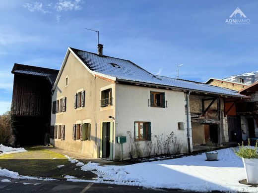 Luxus-Haus in Sergy, Ain