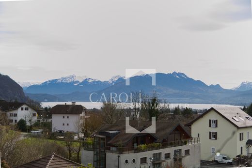 Apartment / Etagenwohnung in Annecy-le-Vieux, Haute-Savoie