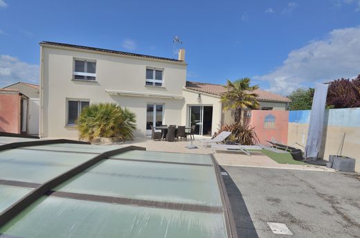 Luxury home in Brem-sur-Mer, Vendée