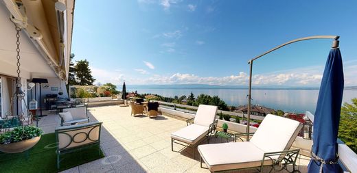 Apartment in Évian-les-Bains, Haute-Savoie