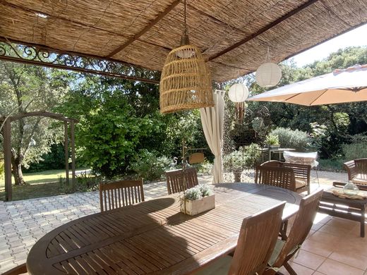 Maison de luxe à Uzès, Gard