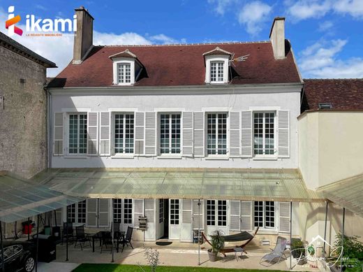 Luxury home in Sens, Yonne