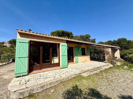 Luxury home in Cavalaire-sur-Mer, Var
