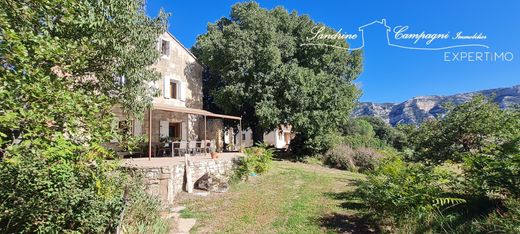 Luxury home in Robion, Vaucluse