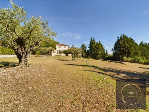 Villa in Plan-d'Orgon, Bouches-du-Rhône