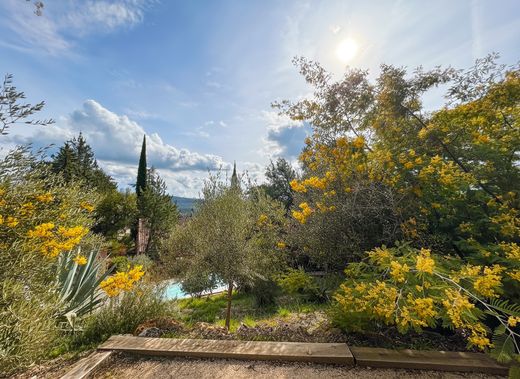 Villa in Villecroze, Var