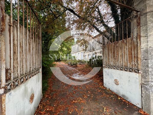 Casa di lusso a Talence, Gironda