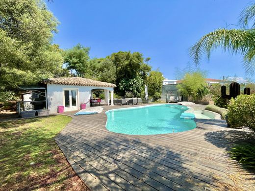 Luxus-Haus in Saint-Aygulf, Var