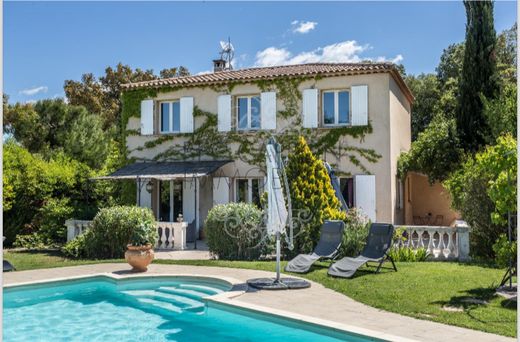 Villa in Peyrolles-en-Provence, Bouches-du-Rhône