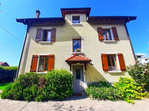 Maison de luxe à La Roche-sur-Foron, Haute-Savoie