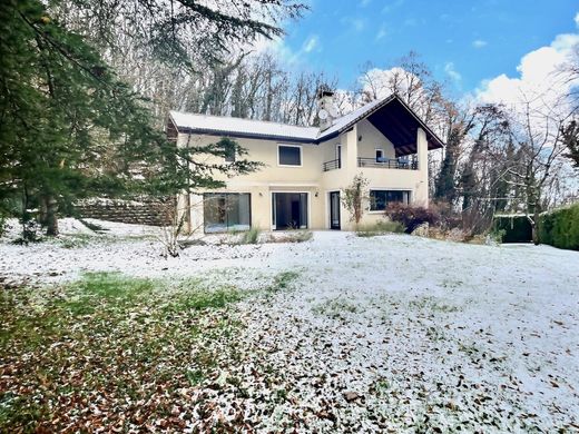 Luksusowy dom w Divonne-les-Bains, Ain