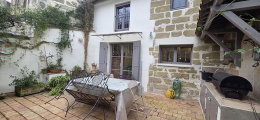 Luxury home in Saint-Quentin-la-Poterie, Gard