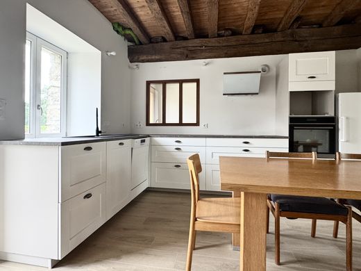 Casa di lusso a Servon-sur-Vilaine, Ille-et-Vilaine