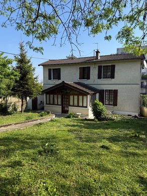Luxury home in Vitry-sur-Seine, Val-de-Marne